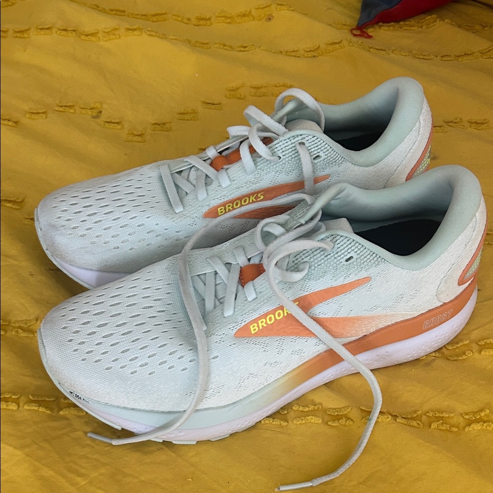 Brooks Women's Running Shoes - White with Peach Accents